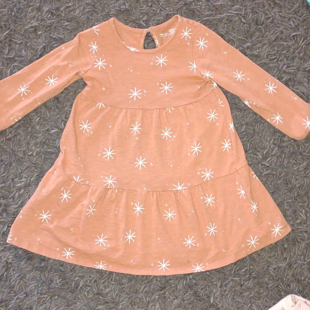 Lauren Conrad neutral dress w/t beautiful design